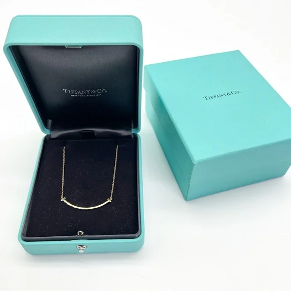 Tiffany & Co. T Smile Yellow Gold Necklace Small with Box - Picture 8 of 14
